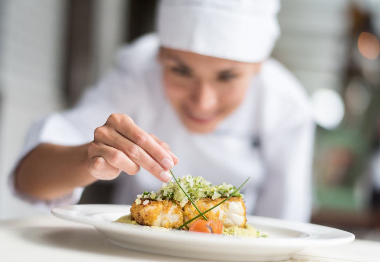 Curioso sobre formação e mercado da gastronomia e estética?