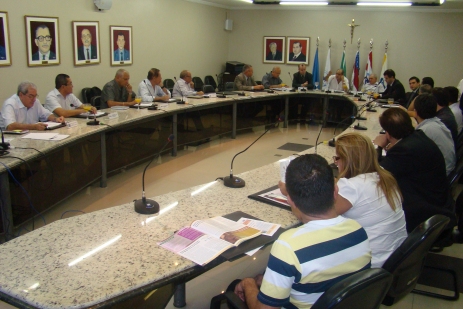 Secretário de Planejamento do Estado mostra que  comércio e serviços juntos respondem por 52,56% da arrecadação do ICMS no AM