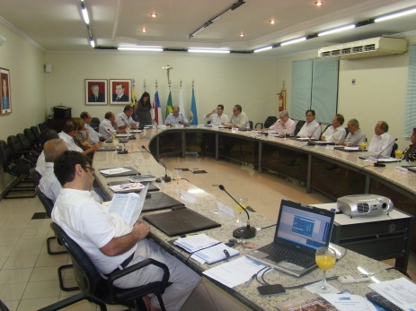 Sistema Com&eacute;rcio recebe 50 empresas em sua sede