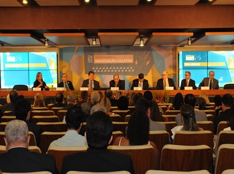 CNC realiza seminário Repensando a Negociação Coletiva