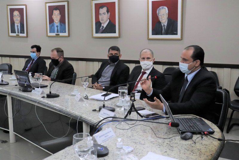 Fecomércio AM promove reunião com representantes do BASA 