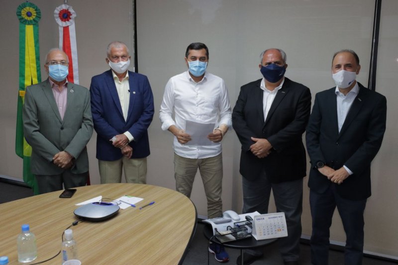 Wilson Lima recebe proposta de entidades empresariais para reabertura gradual do comércio