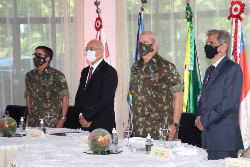 Generais Estevam Theophilo e Edson Rosty são homenageados na Fecomércio AM