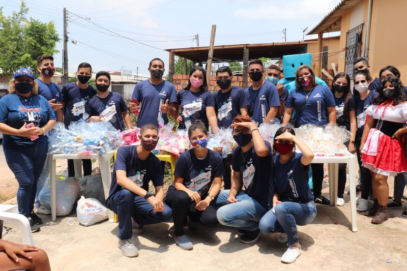 ​Aprendizes Senac AM entregam doações para crianças da Apan em Manaus