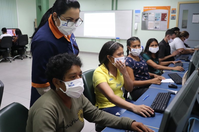 ​Senac AM realiza inclusão digital de refugiados em Manaus 