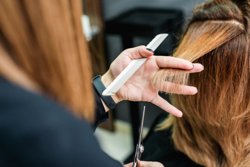 Senac AM divulga cursos na área da beleza para o mês de maio; confira lista