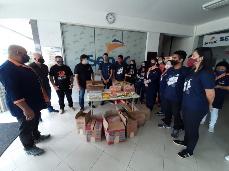​Alunos Senac doam mais de 700 kg de alimentos para instituições sociais de Manaus