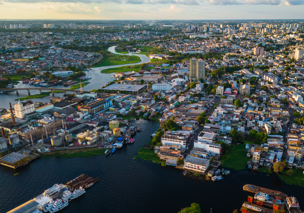 Urbaniza&ccedil;&atilde;o de Manaus: o papel da academia, com&eacute;rcio e servi&ccedil;os.