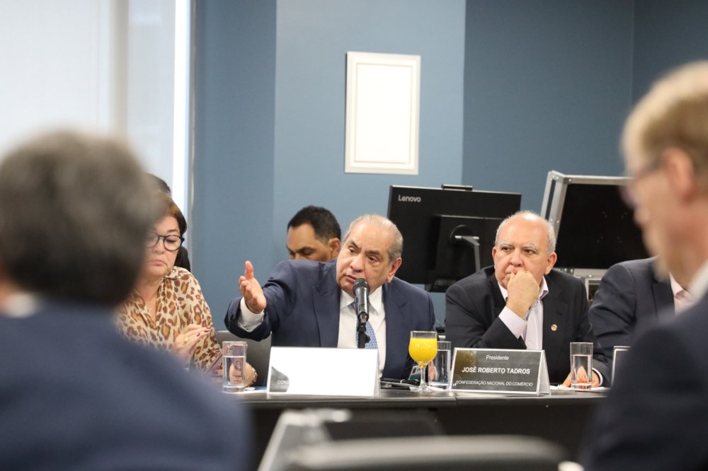 Presidente da CNC participa de reunião sobre litigiosidade na Justiça do Trabalho