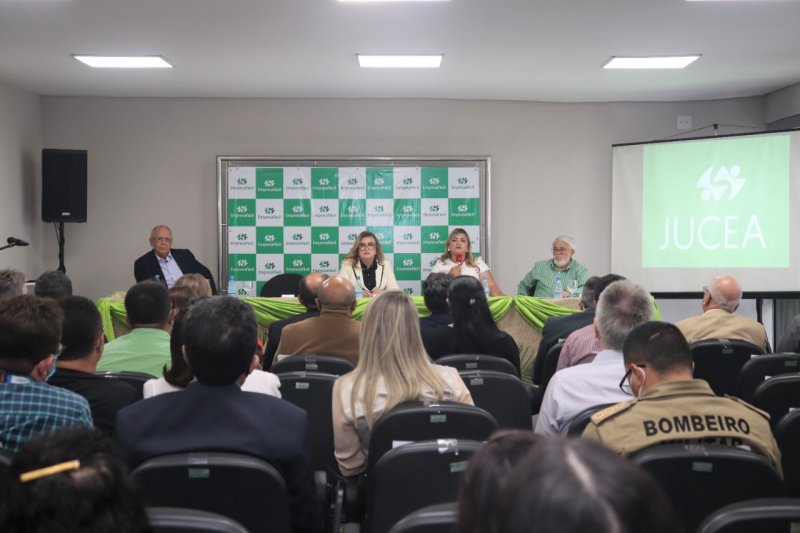​Fecom&eacute;rcio AM participa do lan&ccedil;amento do sistema &ldquo;Empresa F&aacute;cil&rdquo;